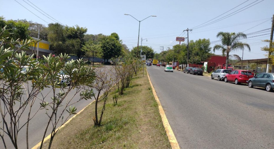 Propiedad comercial en Av. Arco Sur Xalapa Veracruz zona IPE