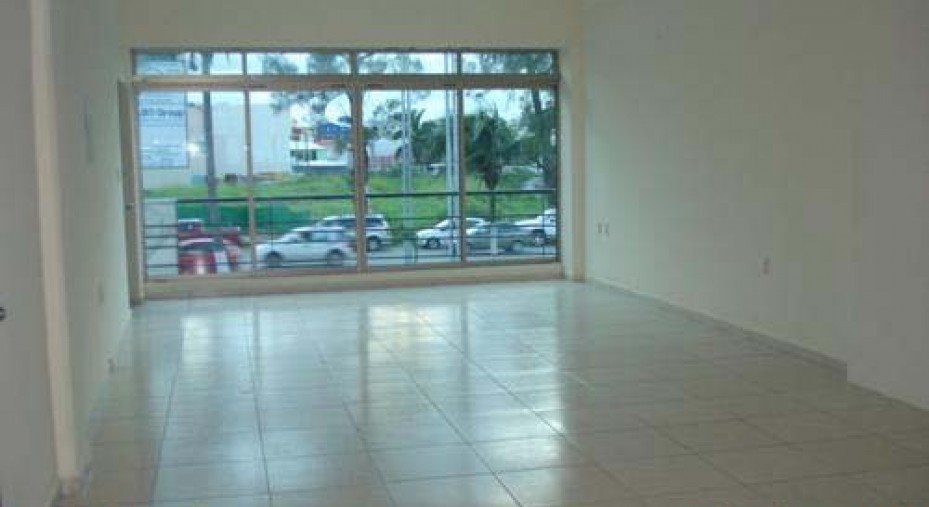 Se renta oficina en Boulevar Ruiz Cortines Boca del rio Veracruz