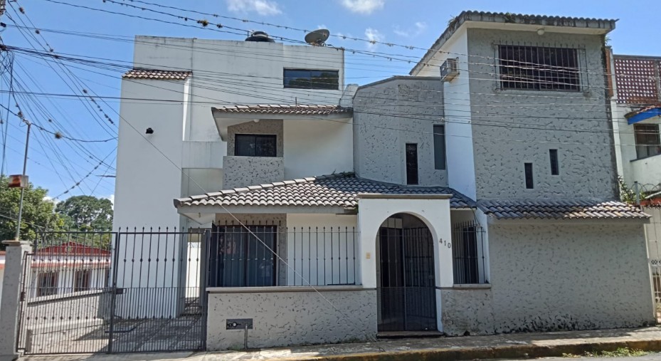 Casa en venta ubicada en esquina en el Municipio de Fortín de las Flores, Ver.